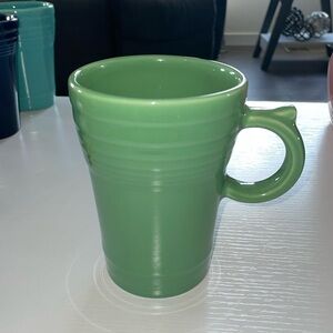 Fiesta latte mug in the color meadow